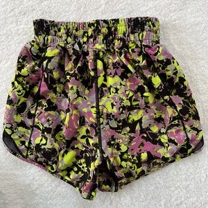 Lululemon Hotty Hot Multicolor Shorts Sz 2